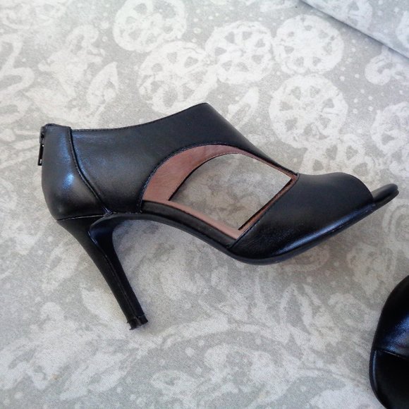 Le Chateau Sexy Black Leather Moda Reflex Heels - Picture 2 of 9